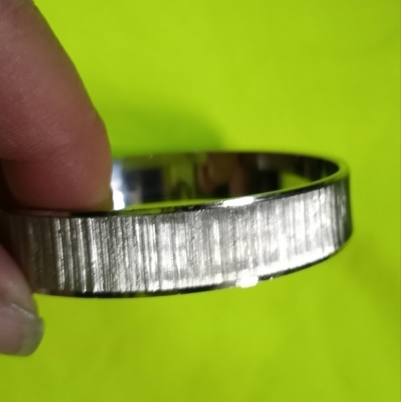 Silvertone rough textured Bangle bracelet - Picture 1 of 4